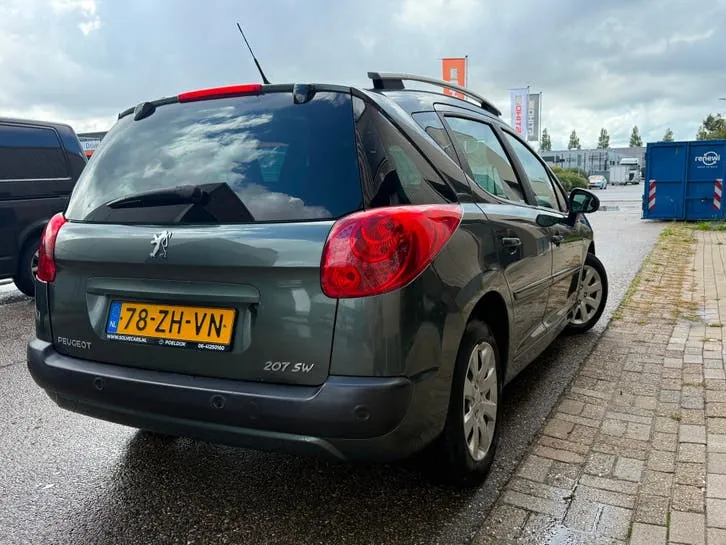 Peugeot 207 2008 photo 2