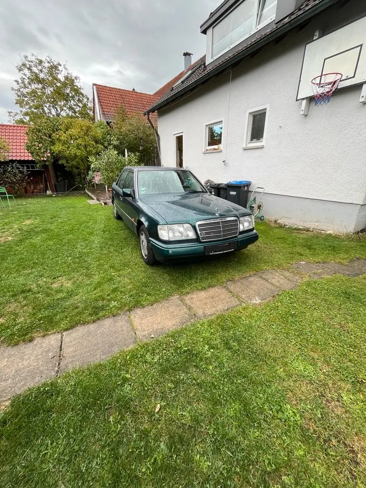 Mercedes-Benz W124