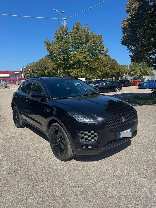 Jaguar E-Pace 2018 photo 2