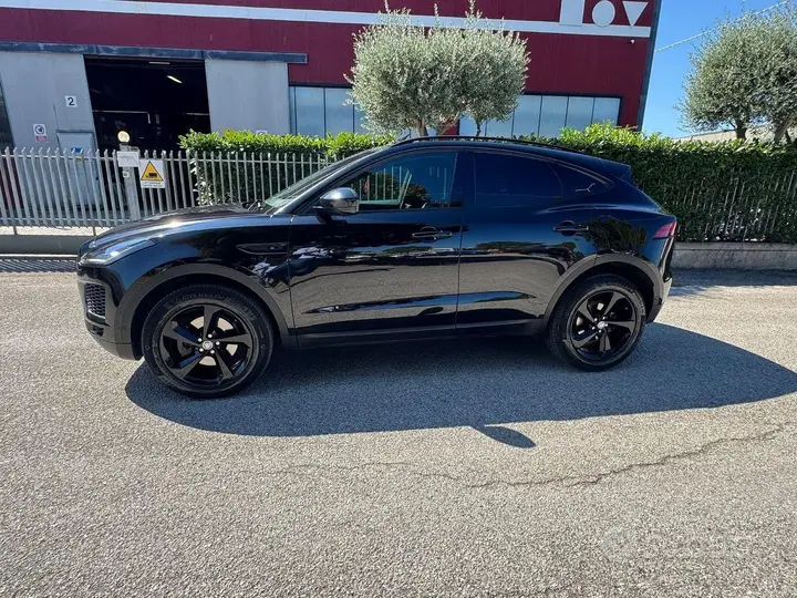 Jaguar E-Pace 2018 photo 4