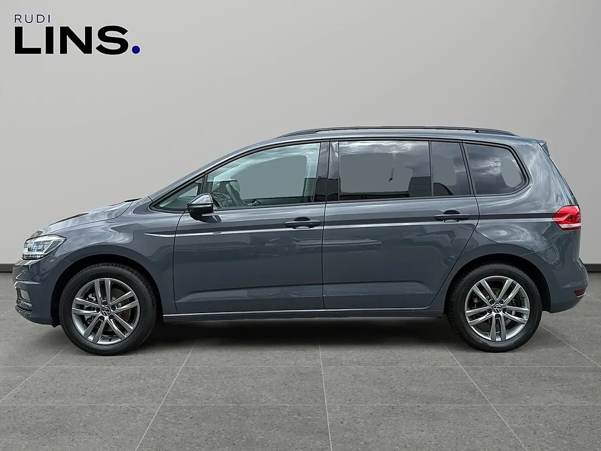 Volkswagen Touran 2025 photo 2