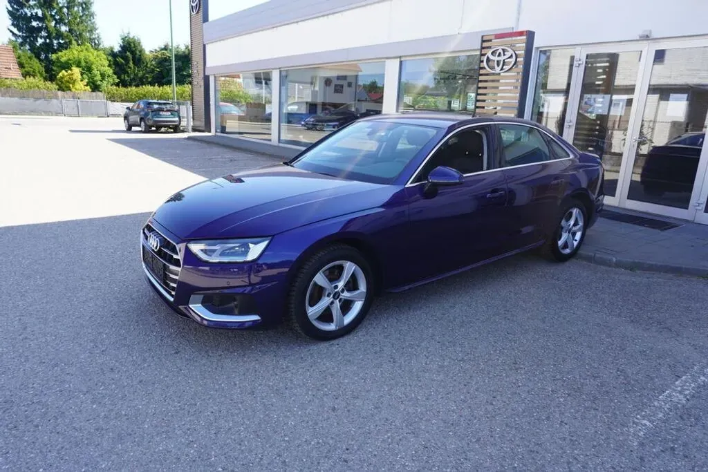Audi A4 2022 photo 2