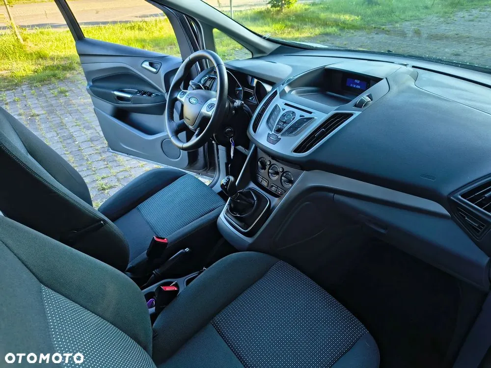 Ford Grand C-Max 2011 photo 2