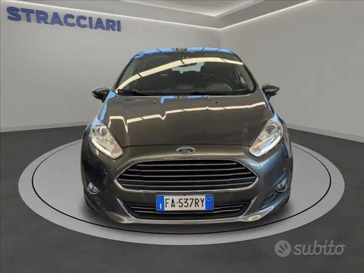 Ford Fiesta 2015 photo 2