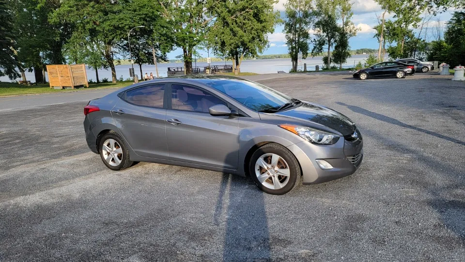Hyundai Elantra 2012 photo 2