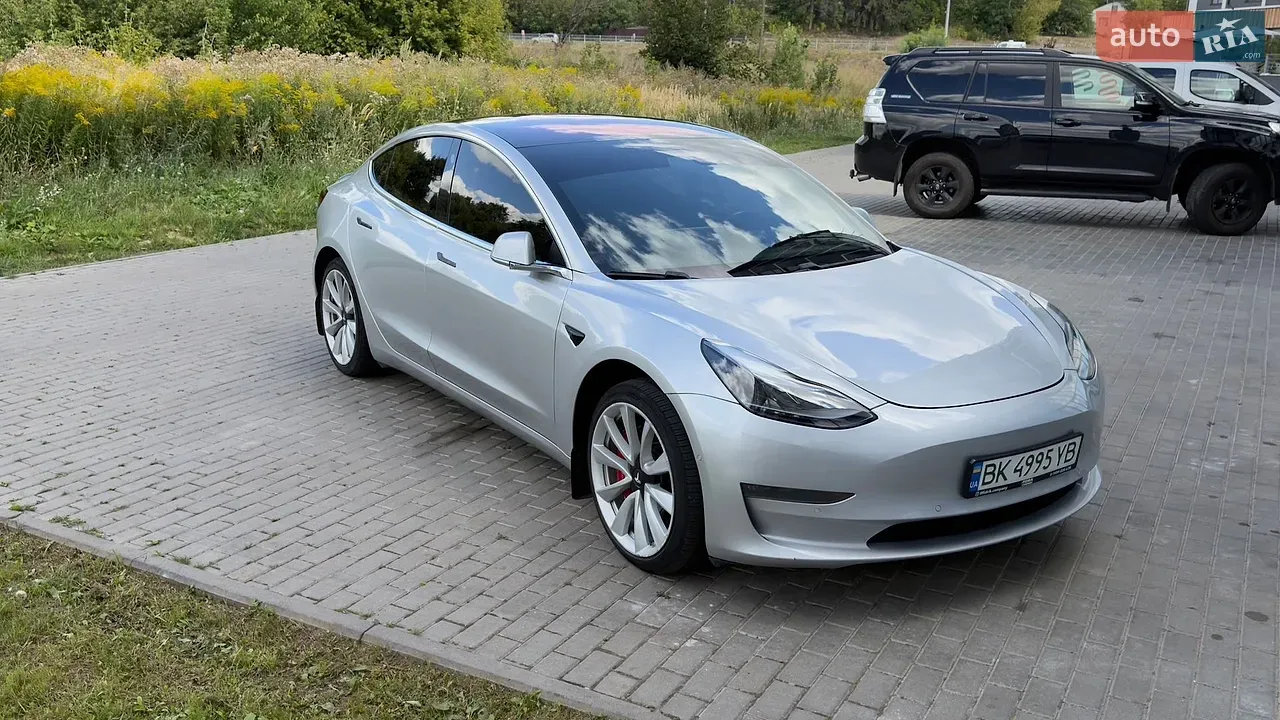 Tesla Model 3 2018 photo 4