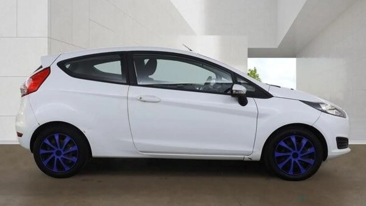 Ford Fiesta 2013 photo 5
