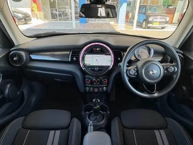 Mini Cooper S 2020 photo 2