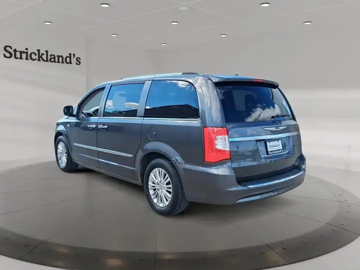Chrysler Town & Country 2014 photo 4