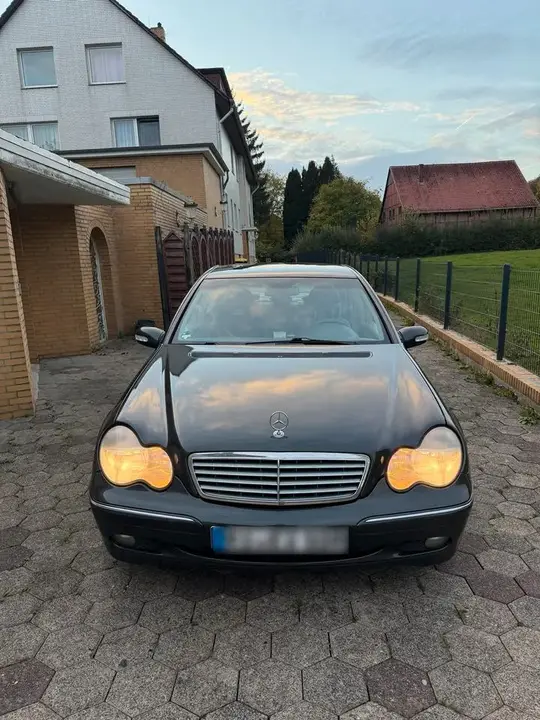 Mercedes-Benz C180