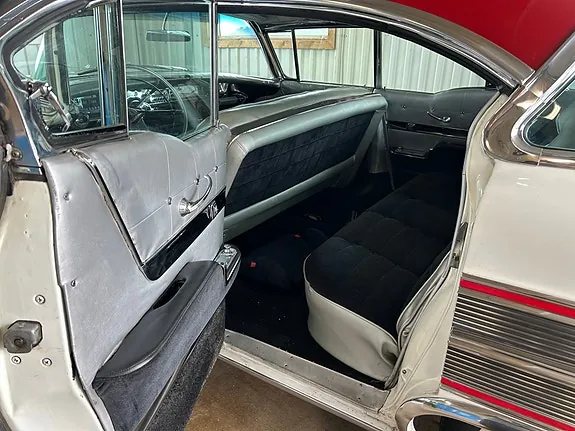 Buick Roadmaster 1958 photo 2