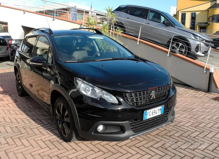 Peugeot 2008 2017 photo 2