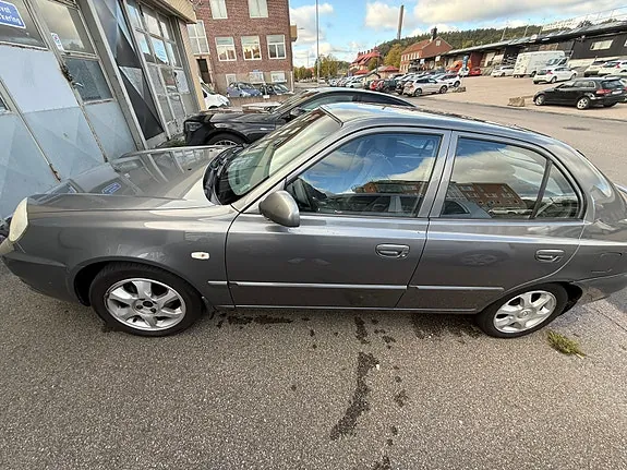 Hyundai Accent 2005 photo 2