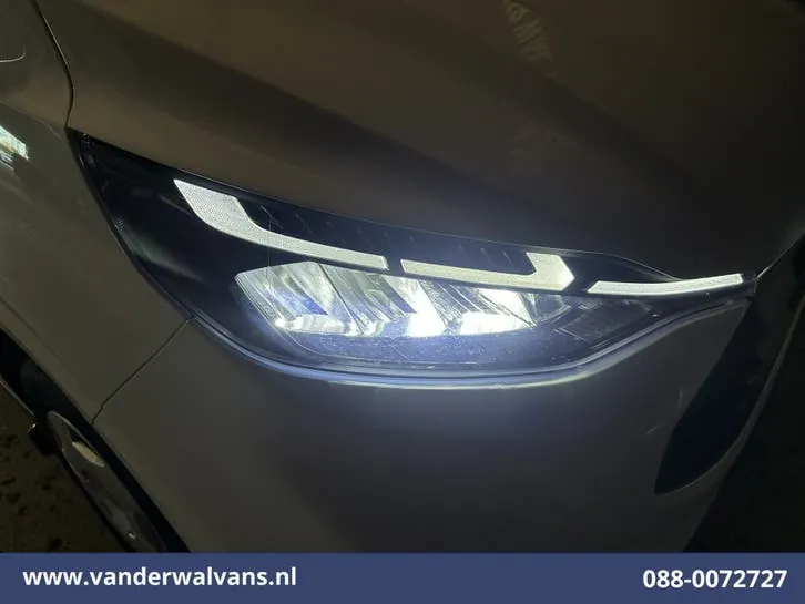 Ford Transit Custom 2024 photo 3