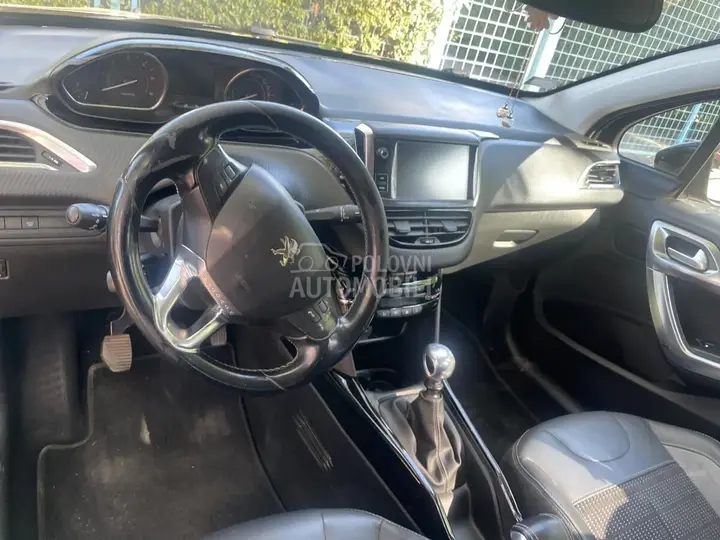 Peugeot 2008 2018 photo 5