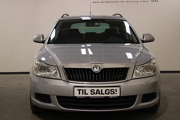 Skoda Octavia 2012 photo 2