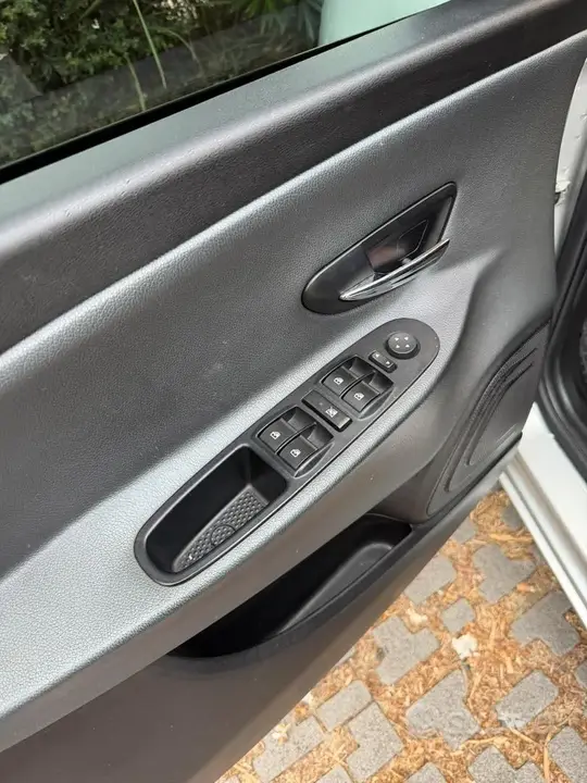 Lancia Ypsilon 2011 photo 5