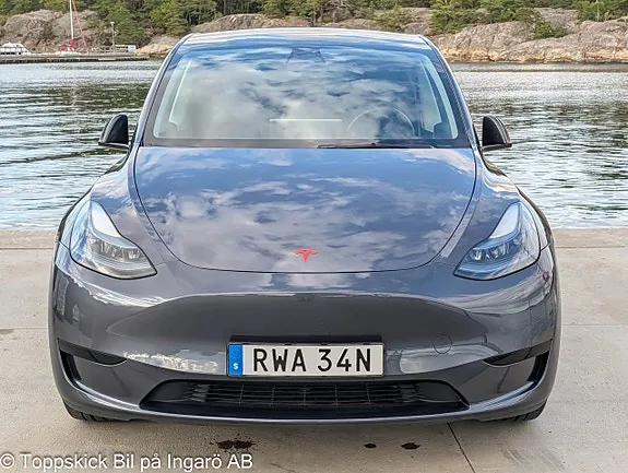 Tesla Model Y 2023 photo 2