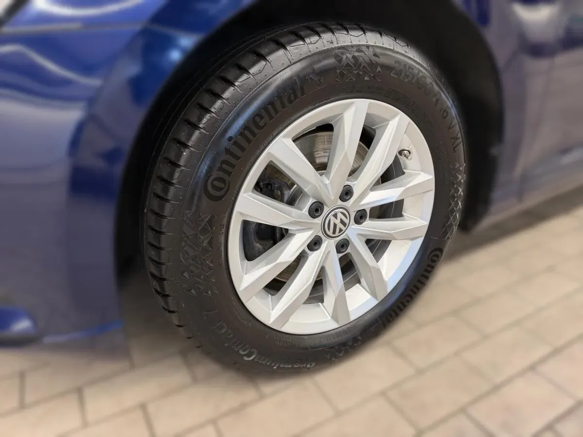 Volkswagen Passat 2019 photo 3