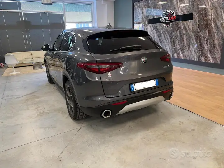 Alfa Romeo Stelvio 2017 photo 5