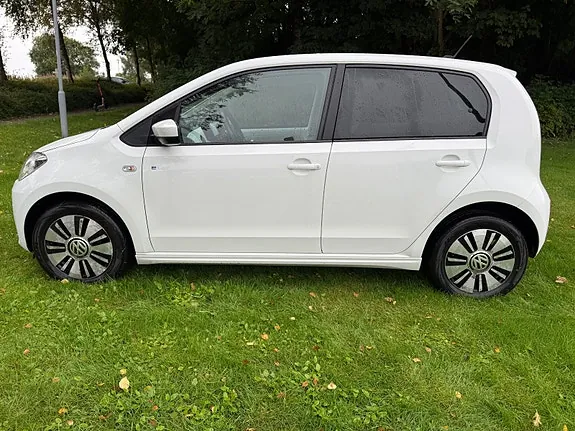 Volkswagen Up 2015 photo 4