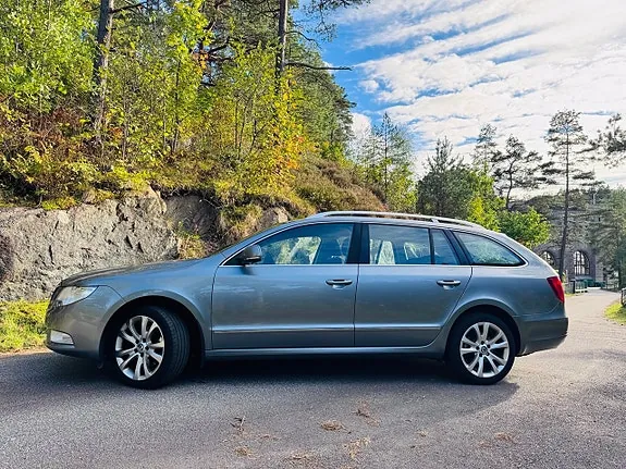 Skoda Superb 2013 photo 3
