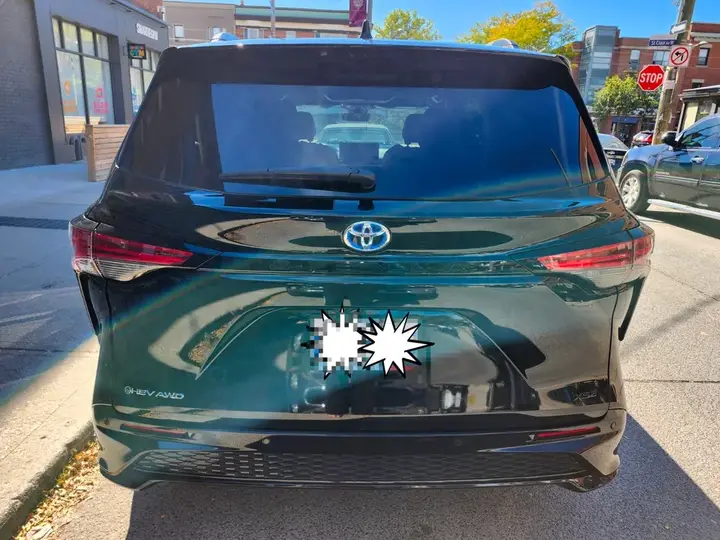 Toyota Sienna 2025 photo 2