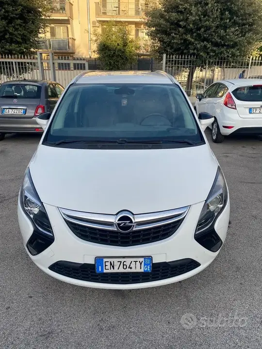 Opel Zafira 2012 photo 2