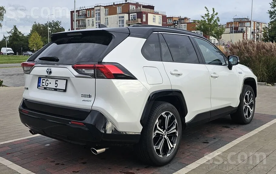 Toyota Rav4 2024 photo 3
