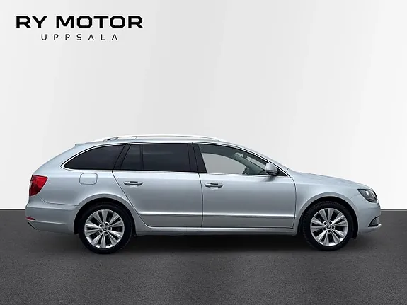 Skoda Superb 2015 photo 5