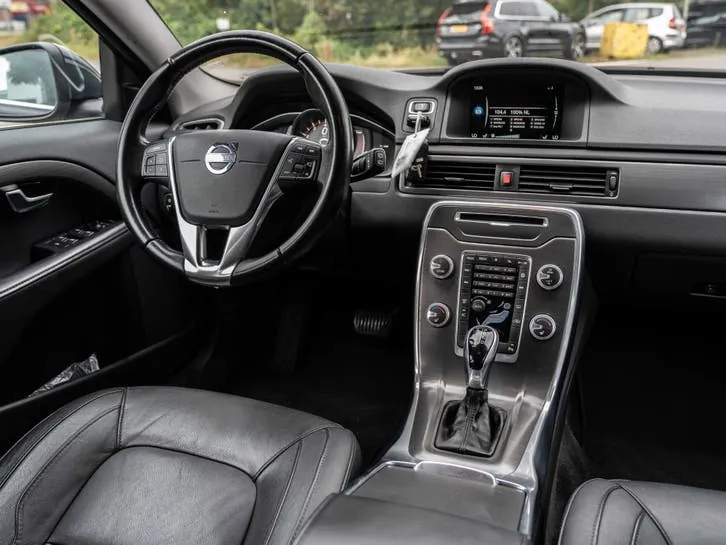 Volvo V70 2014 photo 2