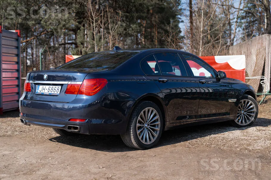 BMW 730D 2011 photo 4