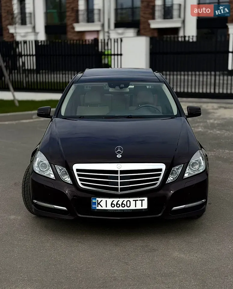 Mercedes-Benz E-Class 2011 photo 3