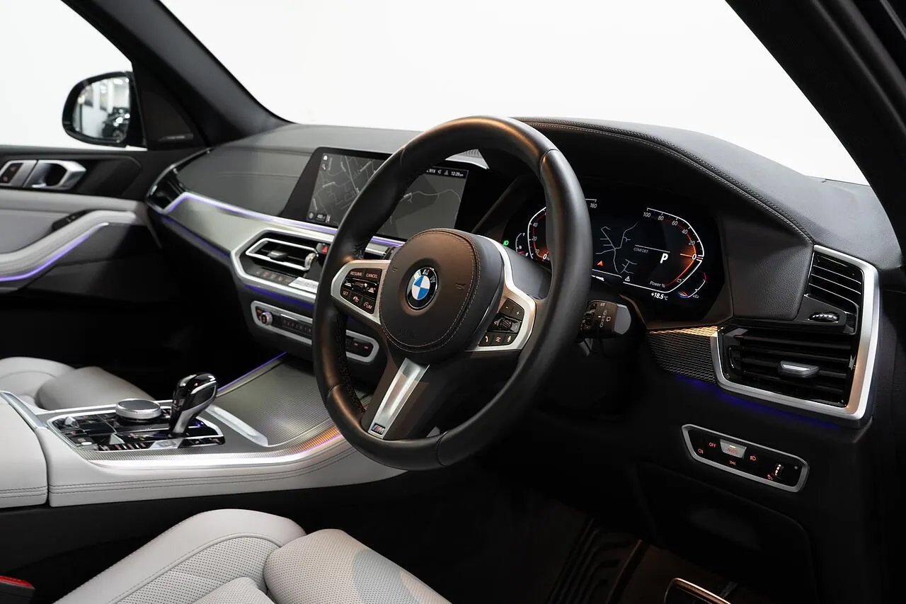 BMW X5 2023 photo 2