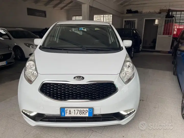 Kia Venga 2015 photo 3