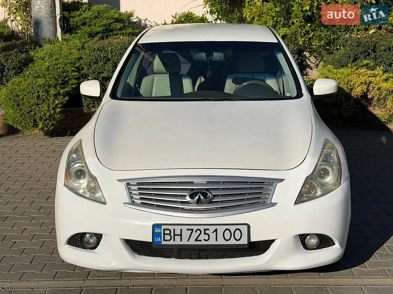 Infiniti G25 2011 photo 2