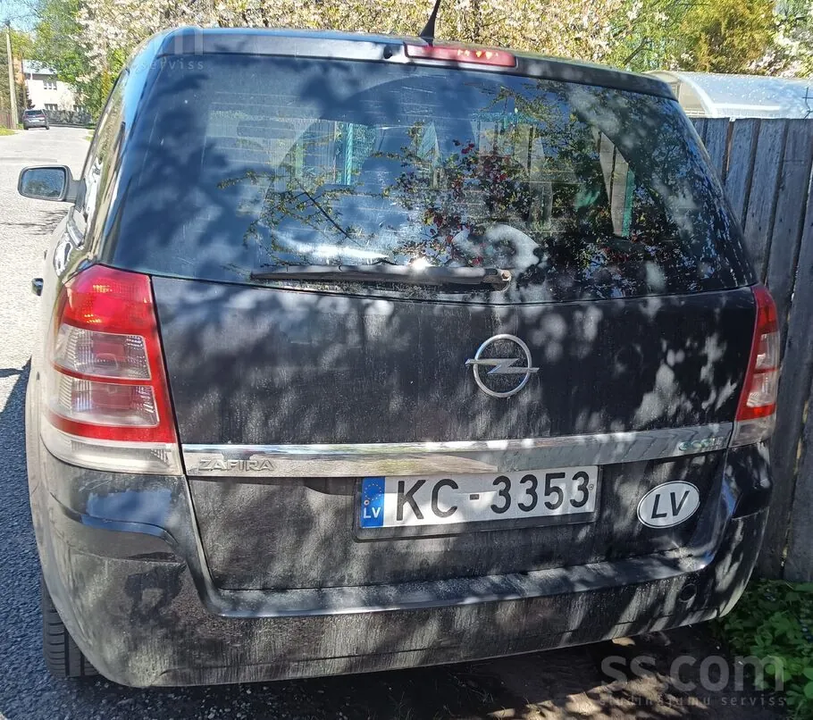 Opel Zafira 2010 photo 2