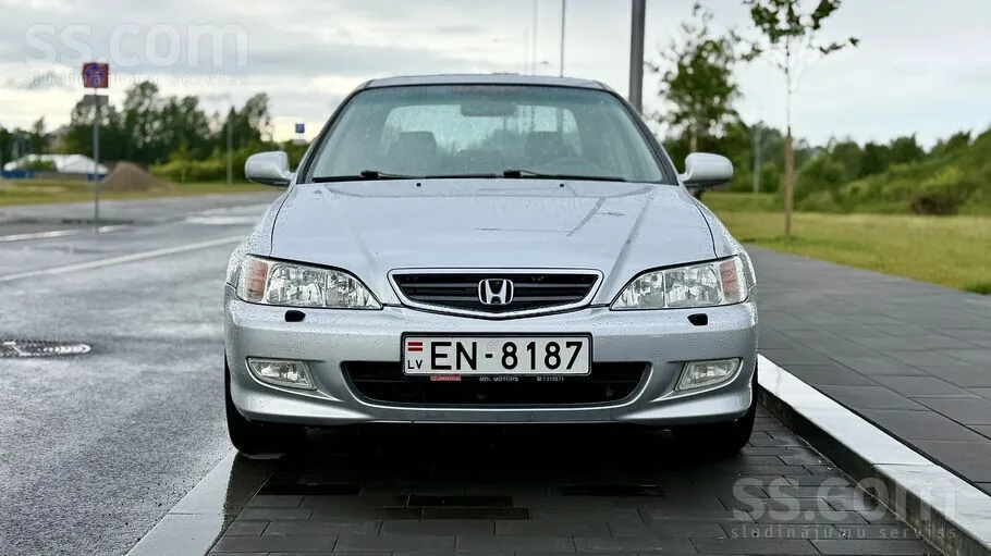 Honda Accord 2002 photo 4