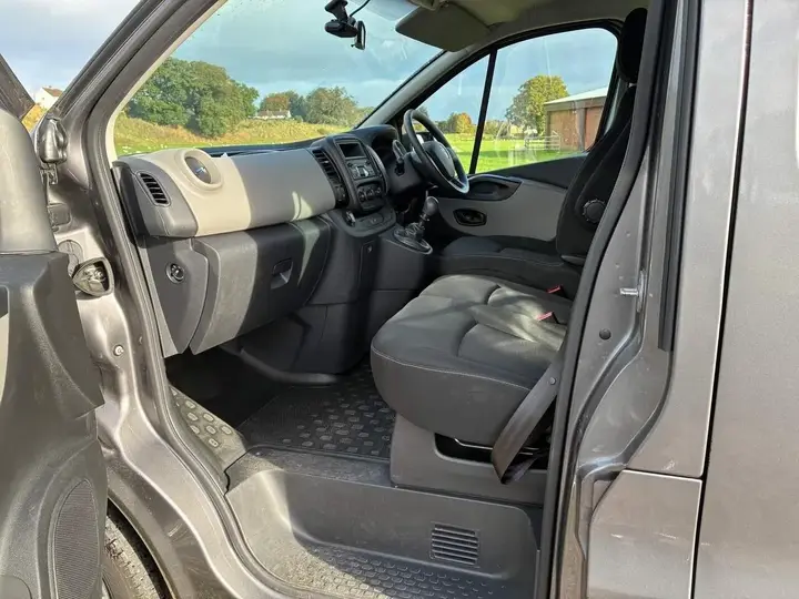 Renault Trafic 2019 photo 2