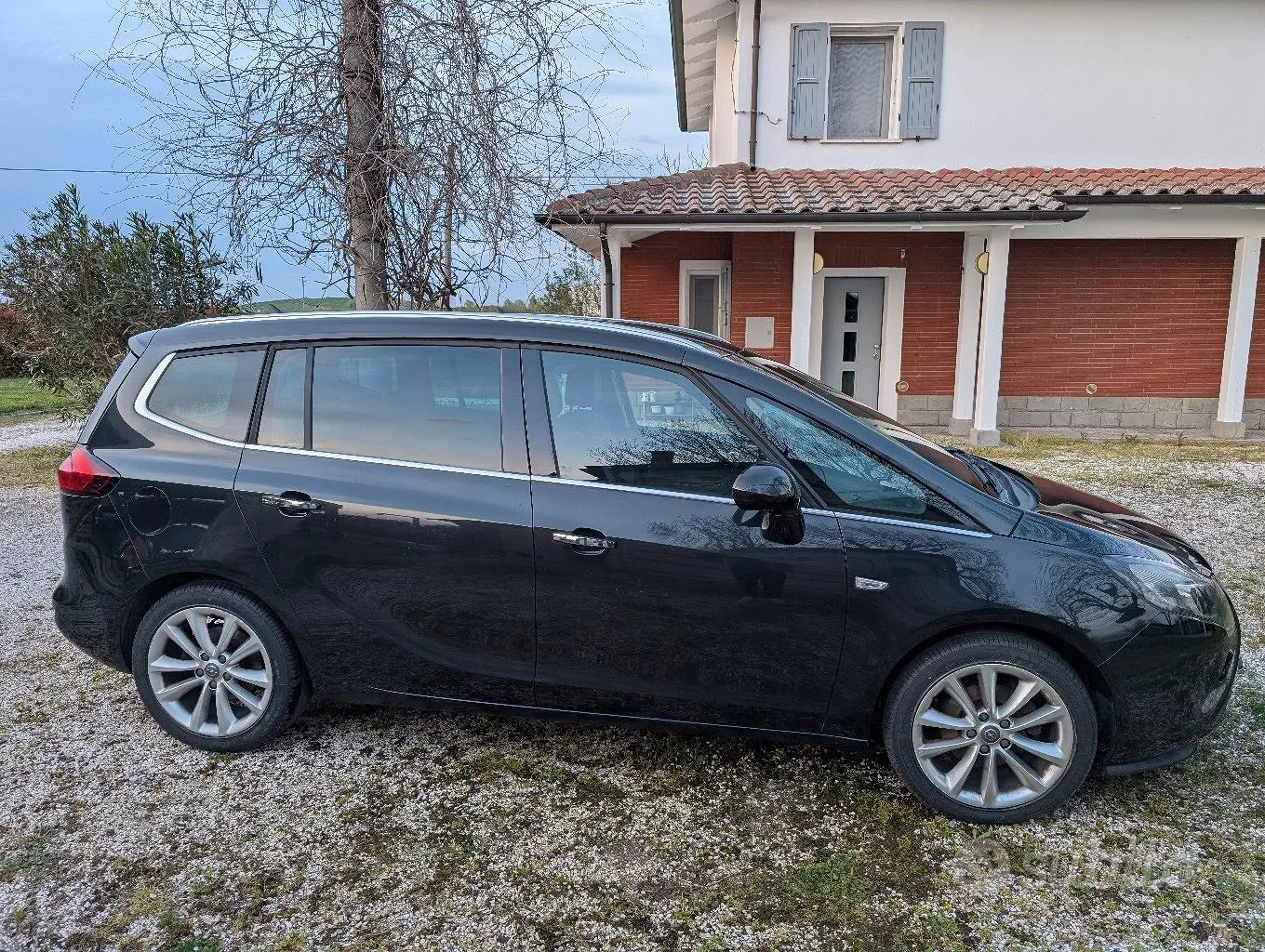 Opel Zafira 2011 photo 2
