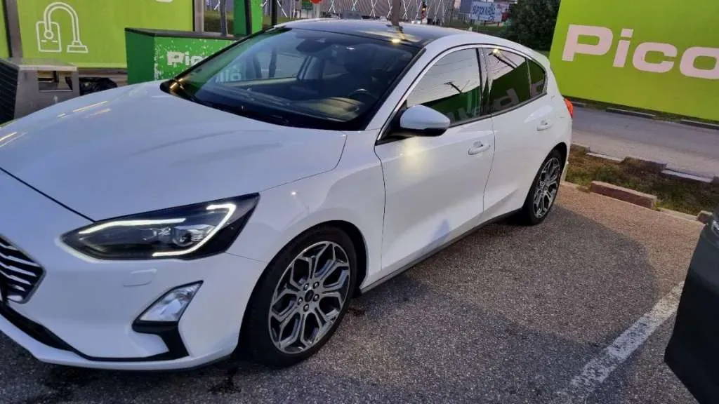 Ford Focus 2018 photo 2