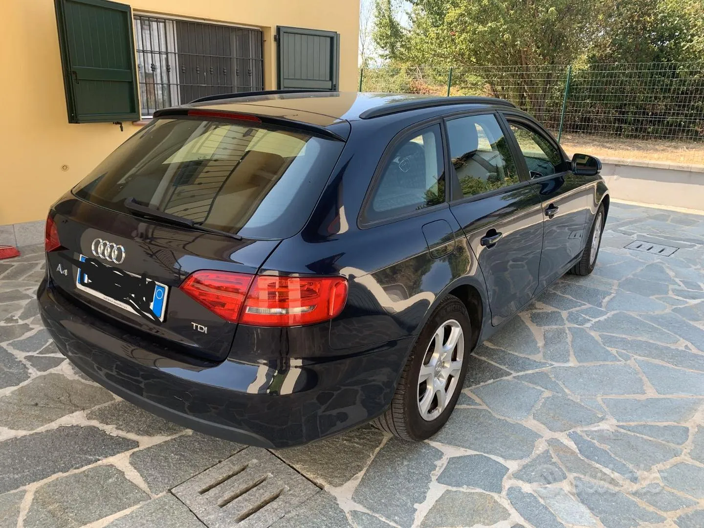 Audi A4 Avant 2011 photo 2