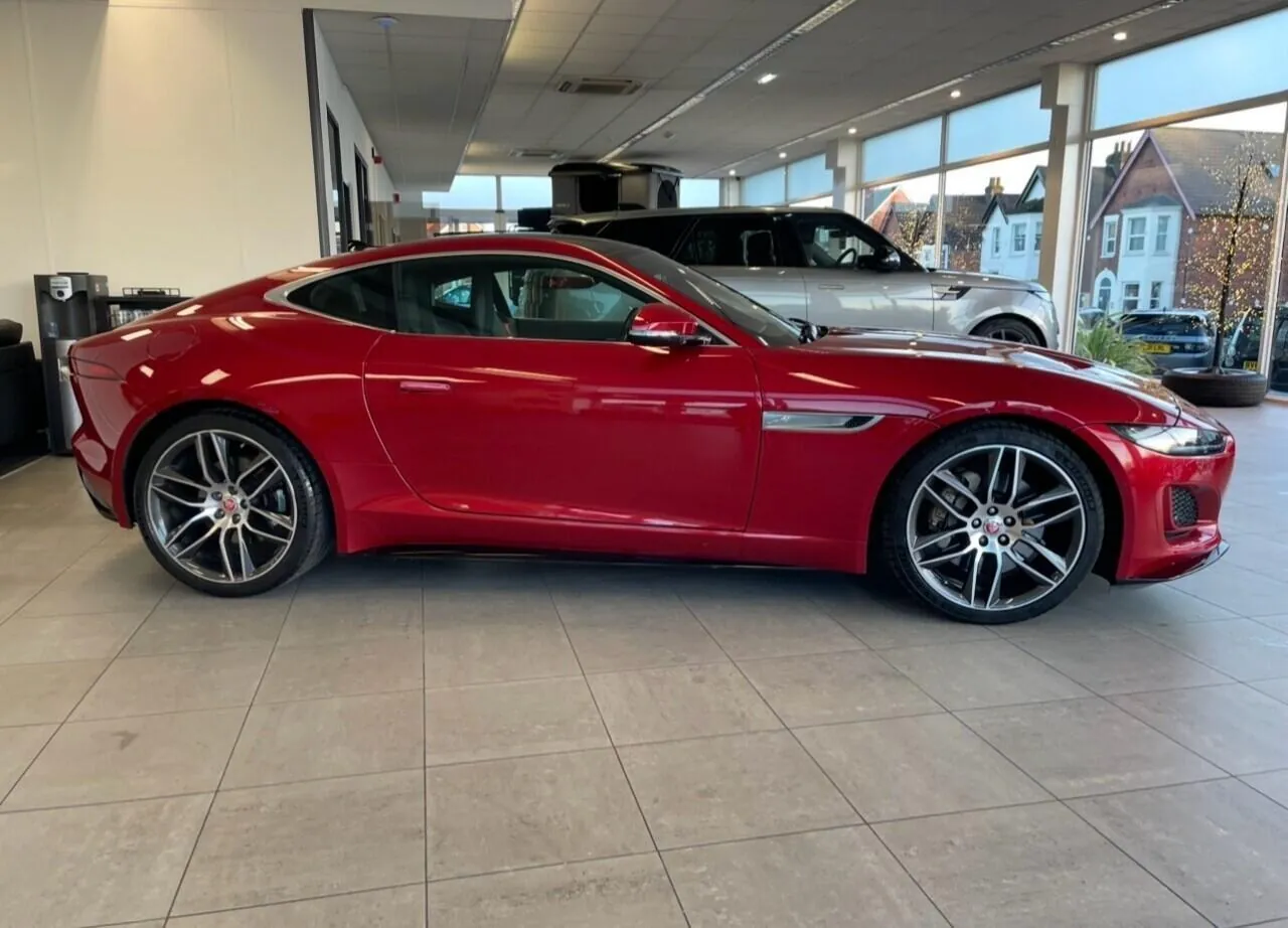 Jaguar F-Type 2021 photo 3