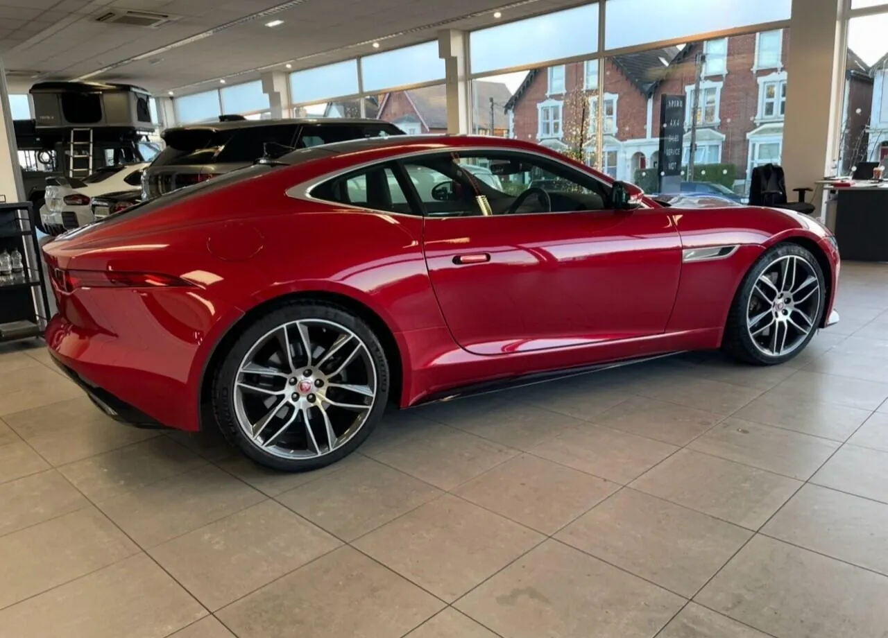 Jaguar F-Type 2021 photo 4