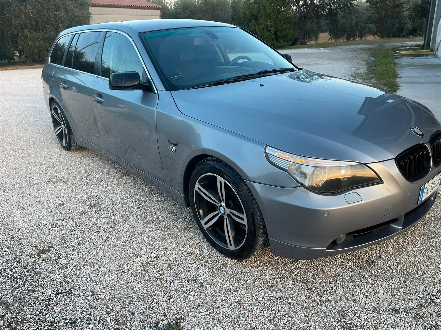 BMW 525D 2004 photo 2