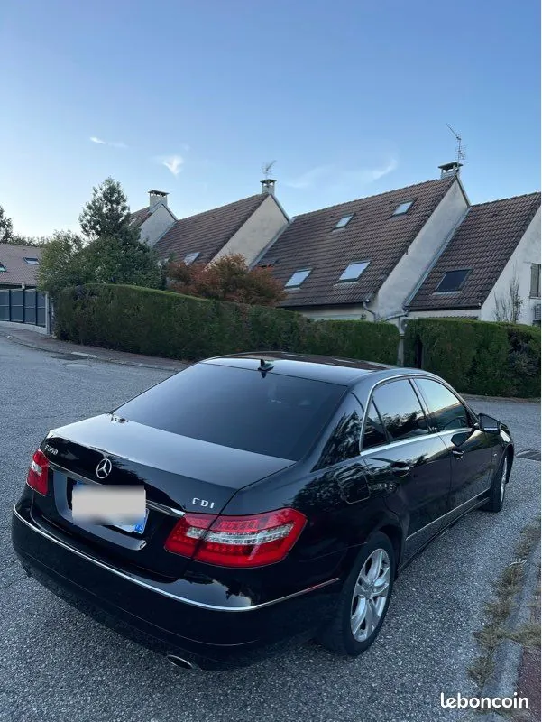 Mercedes-Benz E-Class 2010 photo 3