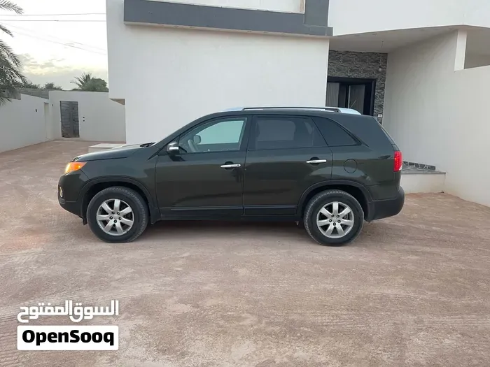 Kia Sorento 2011 photo 2