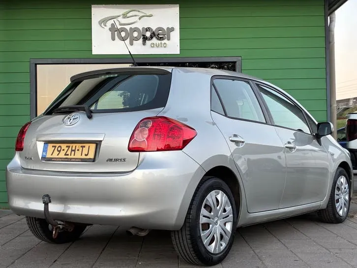 Toyota Auris 2008 photo 3