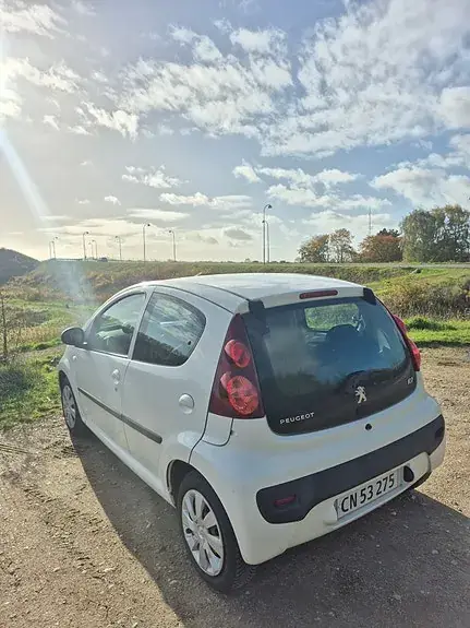 Peugeot 107 2007 photo 2