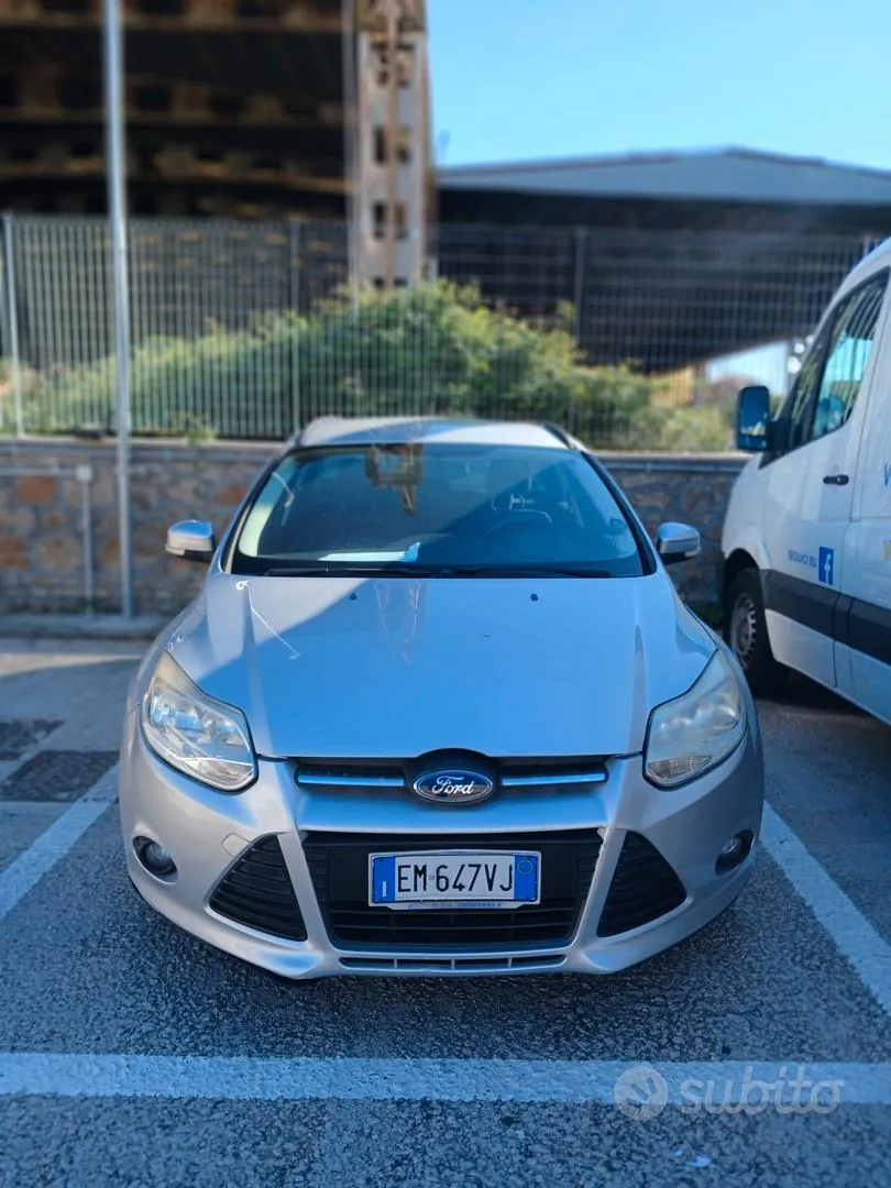Ford Focus 2012 photo 2